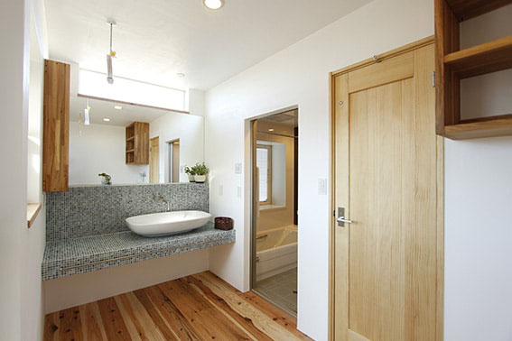 漆喰壁の洗面室