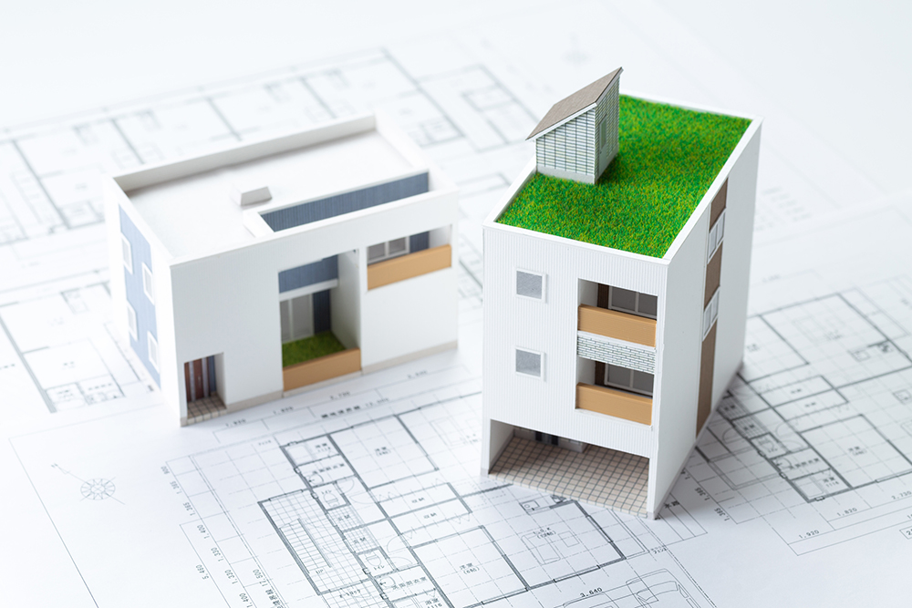 設計図と家の模型
