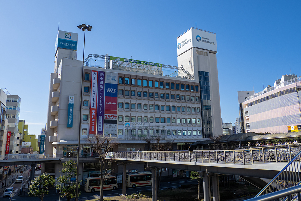 ODAKYU湘南ゲートと藤沢駅前の風景
