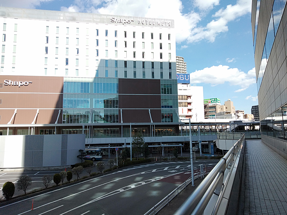 船橋駅から直結するシャポー船橋