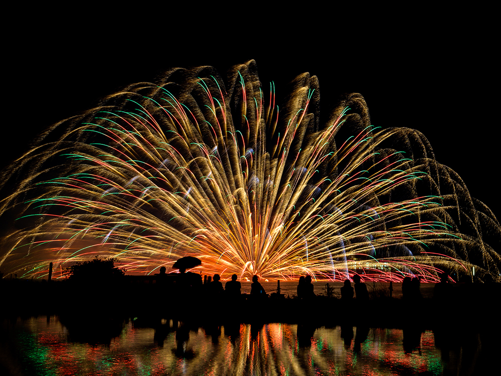 柏の夏の風物詩、手賀沼花火大会