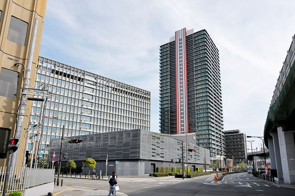 ライブハウス「Zeppなんば大阪」とタワーマンション