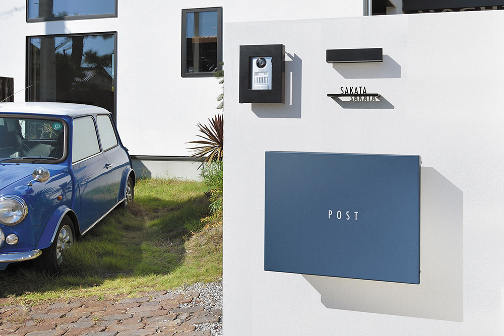 車の色に合わせたポストのコーディネートイメージ