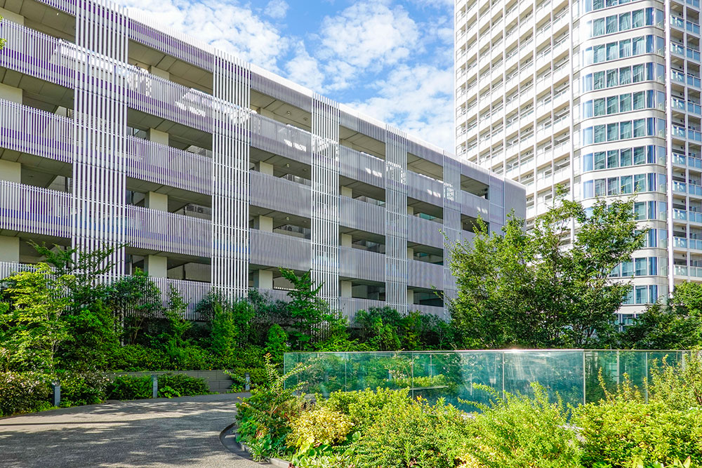 高層マンションと低層マンション