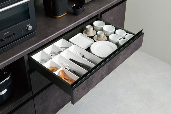 幅1400mmのカトラリー収納