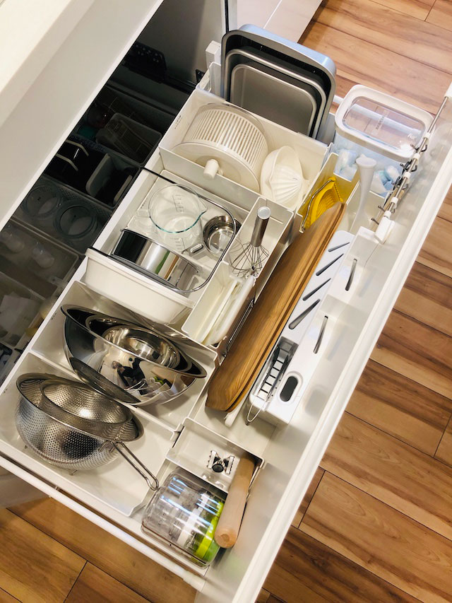 シンク下の深い引き出し