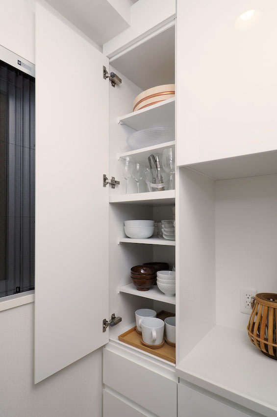 背面収納・キッチン奥収納棚