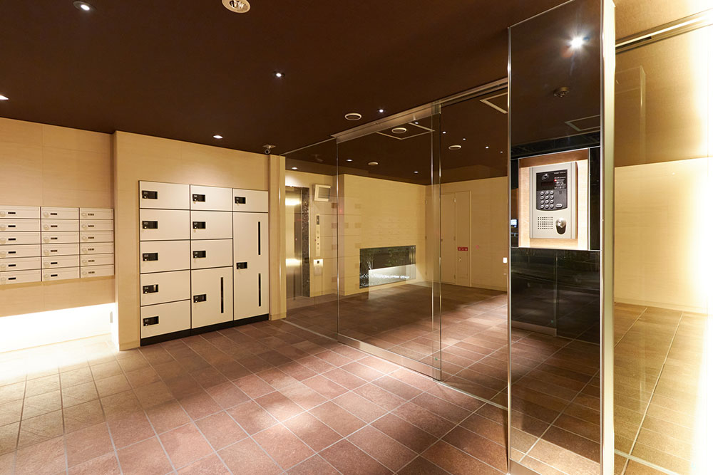 マンションのエントランス風景