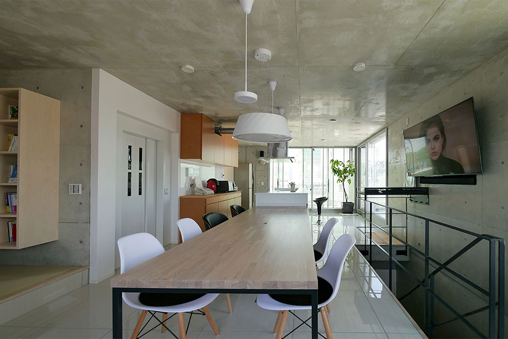 大空間を実現したコンクリートの家の室内イメージ