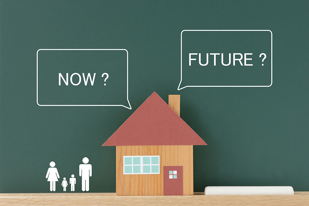 住宅購入のタイミングを迷うイメージ図