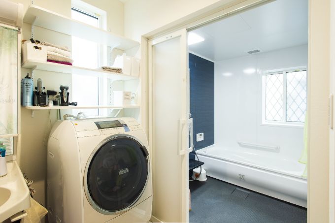 入口が大きく開く浴室