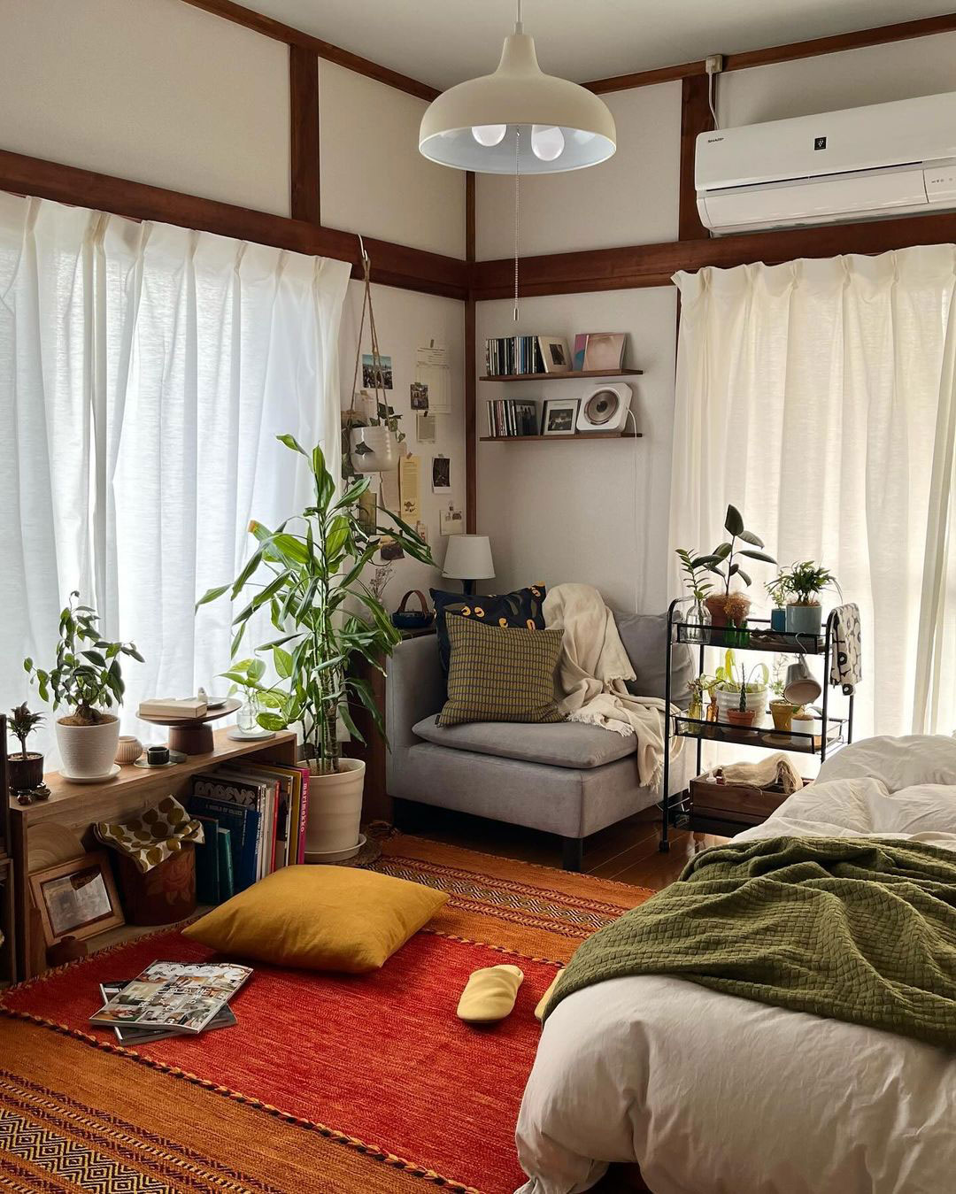 1K8畳一人暮らしカフェ風インテリアリビングの写真