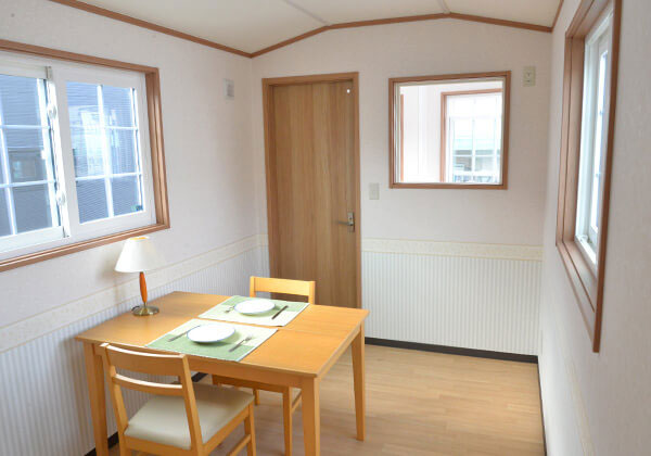 トレーラーハウスの内観