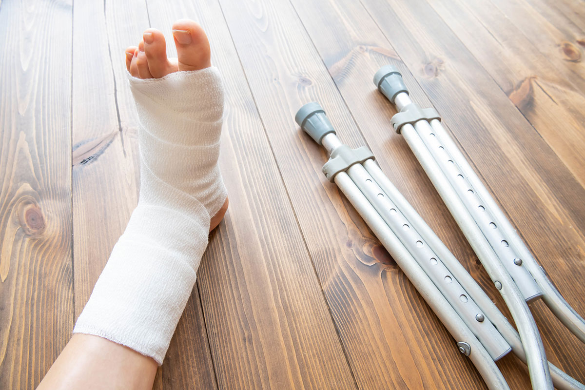 生活保護を受給する条件(病気やケガで働けず、生活が困窮している)