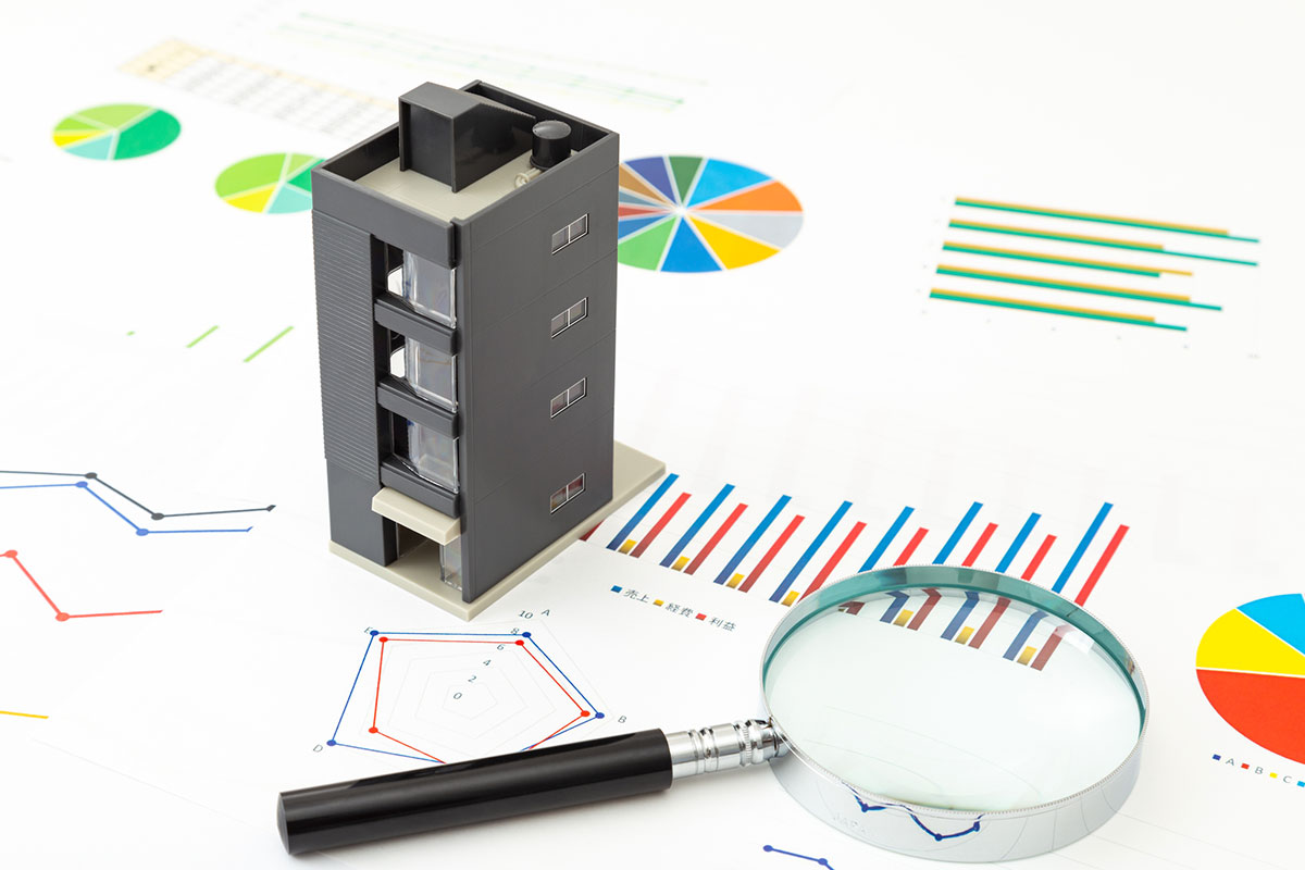 マンションの模型とグラフ