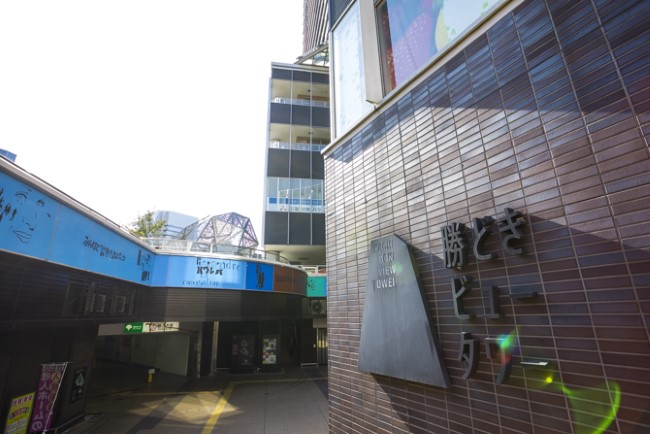 勝どきビュータワーから勝どき駅に続く通路