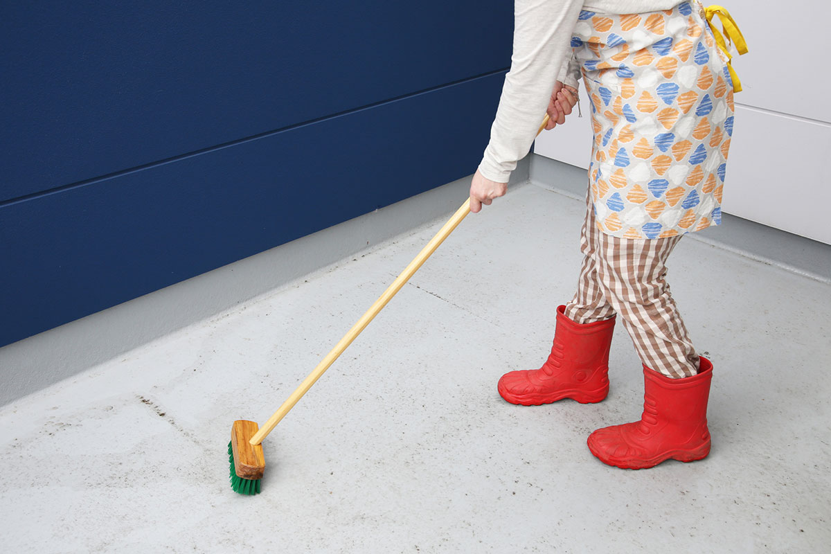 ベランダ掃除の様子