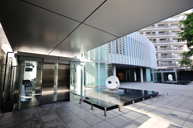 パーク棟のエントランスの画像