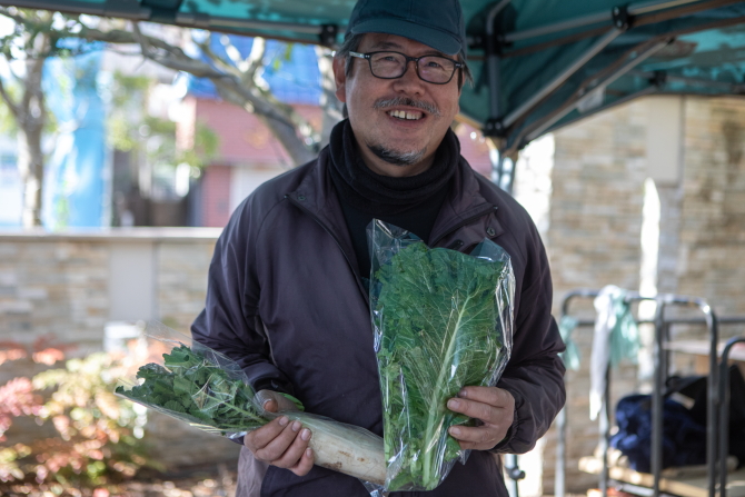 ライオンズ茅ヶ崎　ザ・アイランズのマルシェに参加していた「イマハ菜園」の今林さん