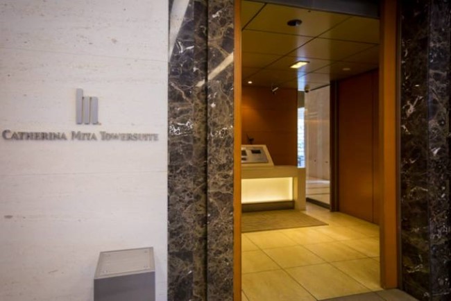 カテリーナ三田タワースイートのエントランス