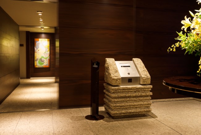 麻布台パークハウスの待合スペースのエントランス