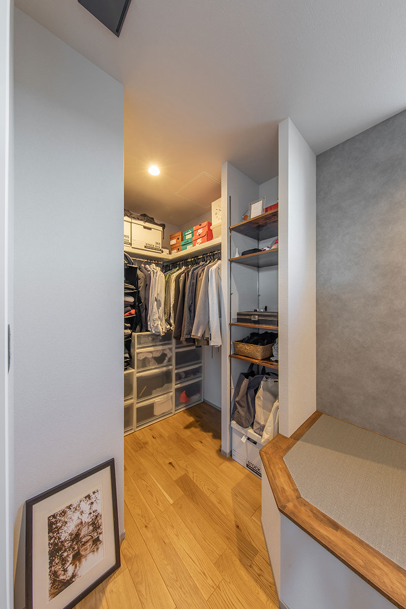 ウォークインタイプのクローゼットの実例