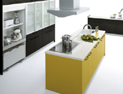 キッチンを部屋全体が見渡せる位置に配置。 壁から離したアイランドキッチンにすると家族みんなで囲んで料理ができ、ふだんの動線もスムーズです。 キッチンを部屋全体が見渡せる位置に配置。 壁から離したアイランドキッチンにすると家族みんなで囲んで料理ができ、ふだんの動線もスムーズです。