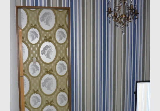 様々なテイストのデザインから、理想の壁紙を見つけよう