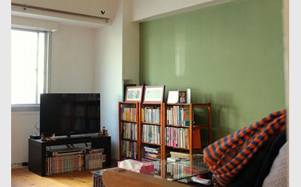 好みの色に変えることで壁もインテリアの一部に