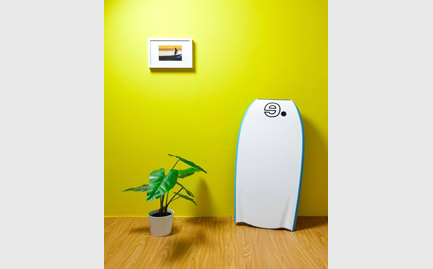 ボディボードが似合うビビッドなイエロー