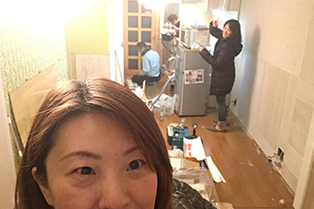 急ピッチで行われた改装。妹や大家さん、中原工房のスタッフにもサポートをしてもらった