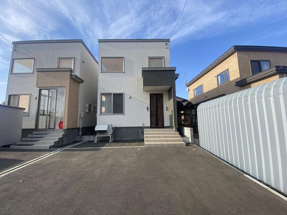 北海道千歳市長都駅前