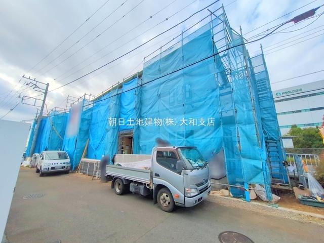 神奈川県座間市小松原