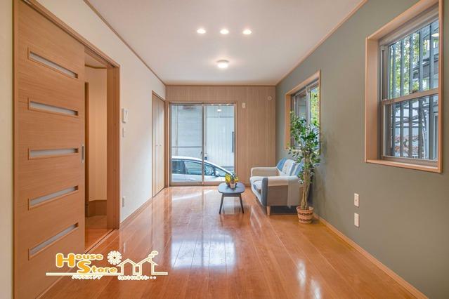 埼玉県草加市両新田西町