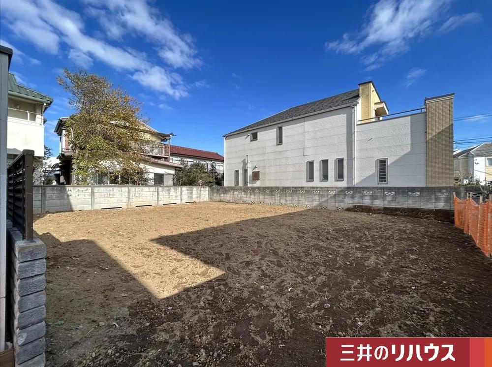 東京都三鷹市大沢