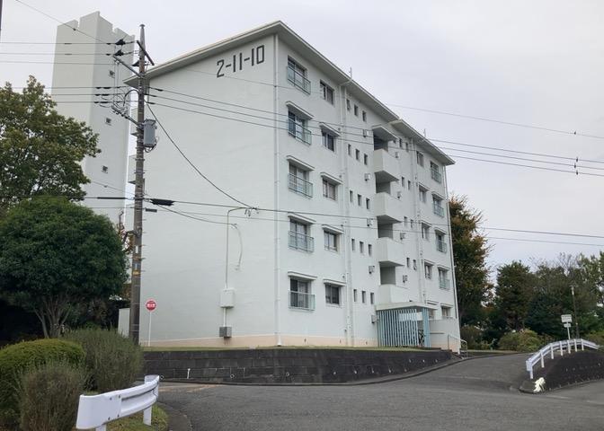 鶴川２丁目住宅１１−１０号棟