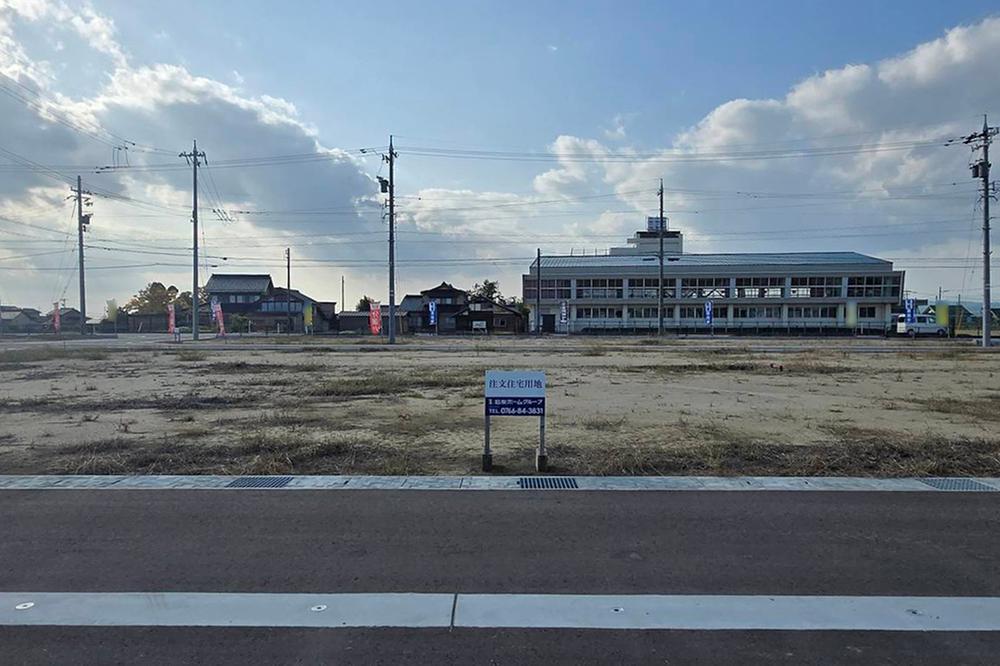 富山県高岡市二塚