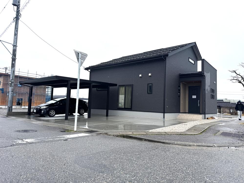 富山県滑川市沖田新