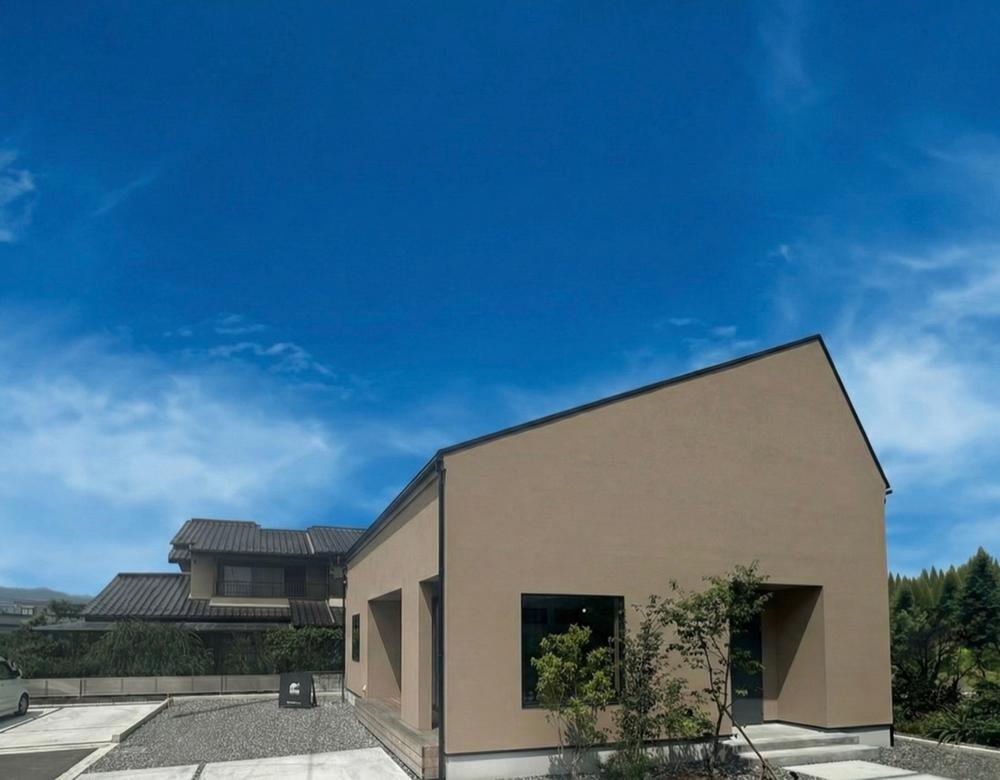 山梨県中巨摩郡昭和町築地新居