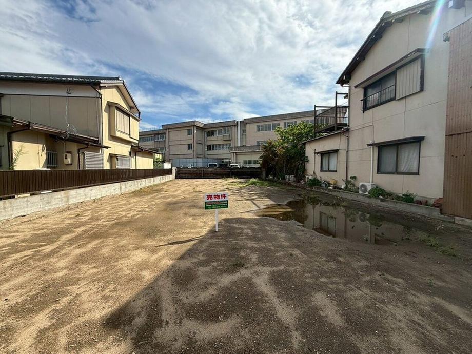 三重県津市丸之内養正町