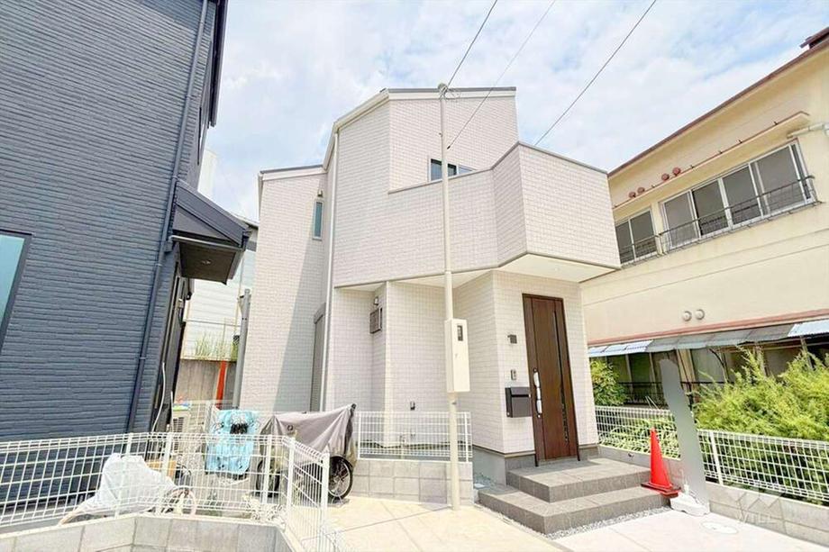 兵庫県伊丹市寺本