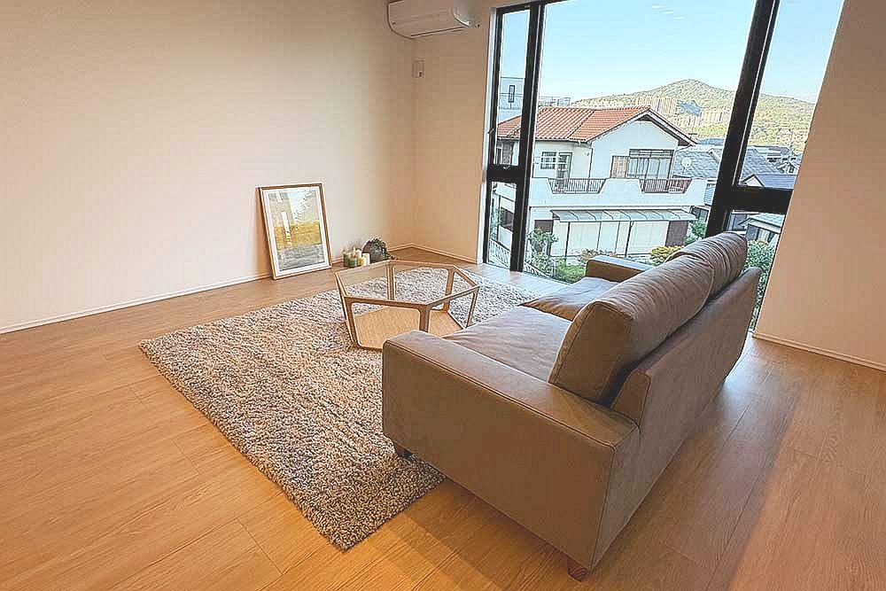 兵庫県宝塚市紅葉ガ丘