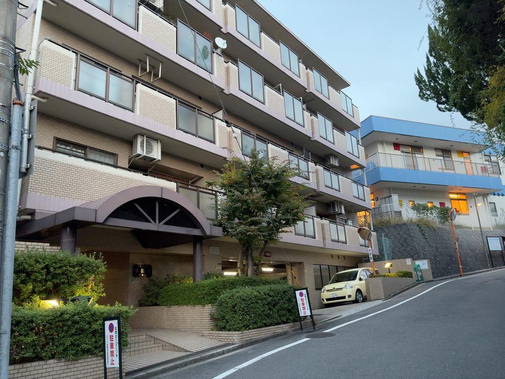 ネオハイツ学園前３番館