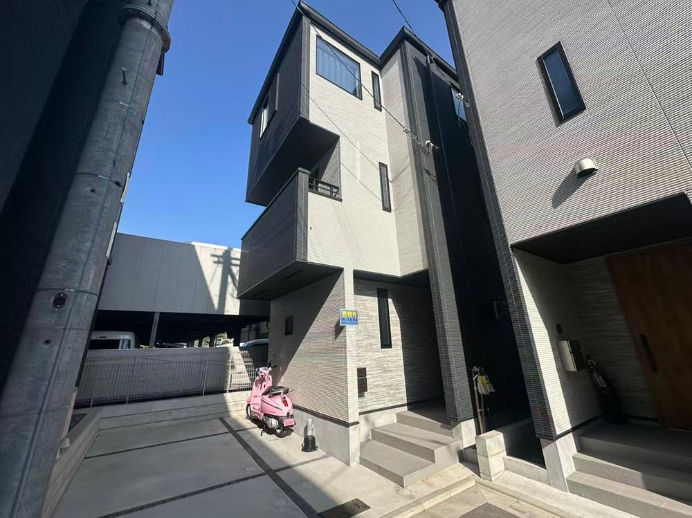 大阪府大阪市西成区中開