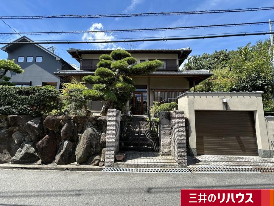 大阪府枚方市翠香園町