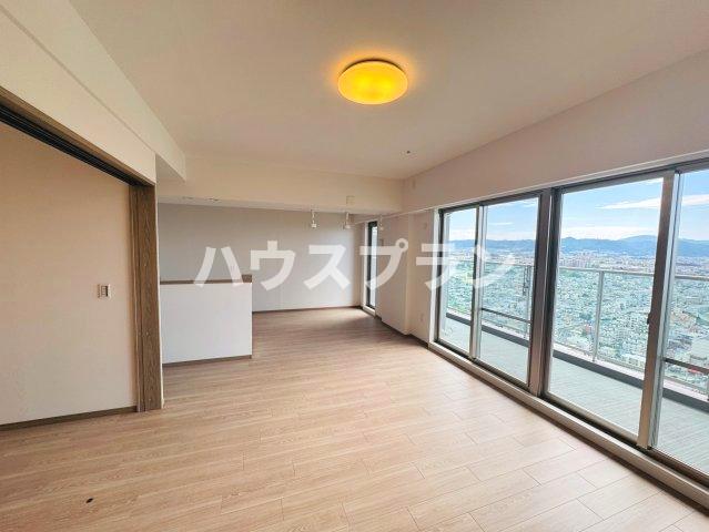 ロイヤルメドゥ香里園タワー