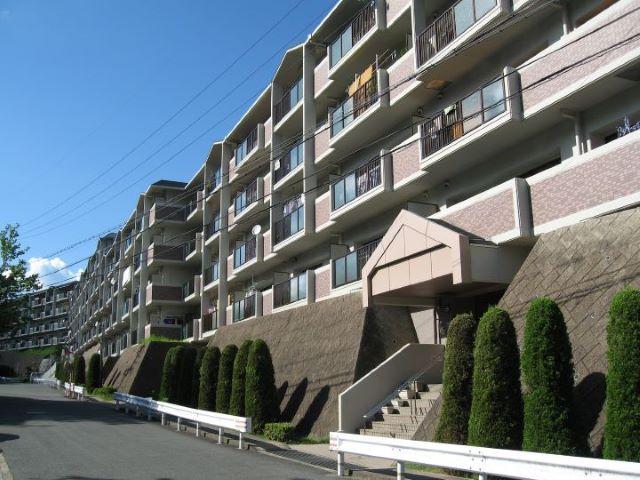 ラウンドヒルズ生駒B棟