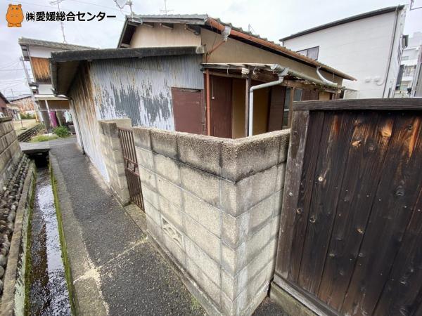 愛媛県今治市郷本町