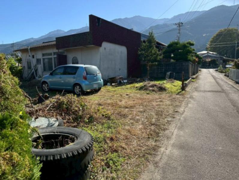 愛媛県四国中央市土居町中村