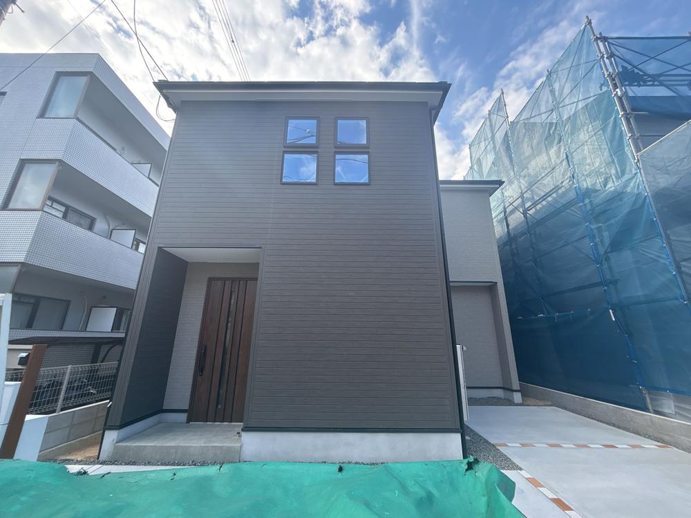 広島県広島市佐伯区五日市中央